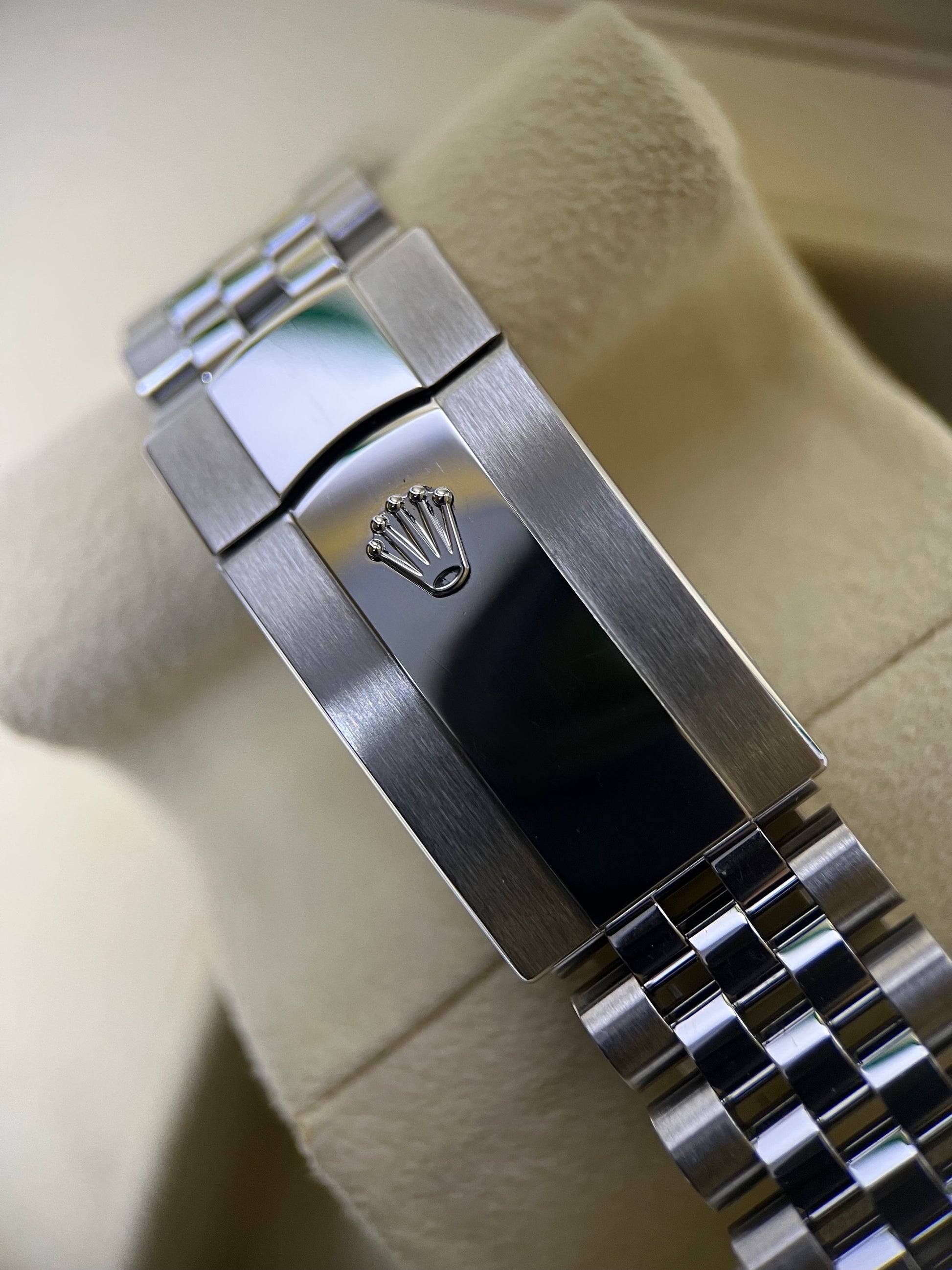 Rolex Datejust 41 Mint Green Dial Fluted Jubilee 126334 (2023)